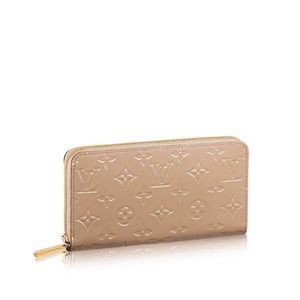 Louis Vuitton Vernis Zippy Wallet in Beige Poudre